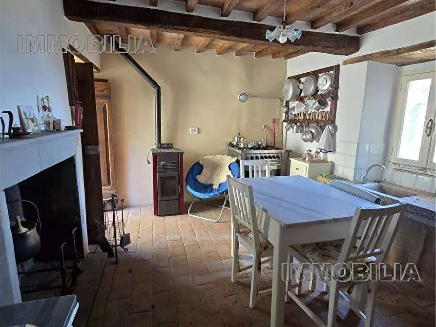 Immagine 14 di Porzione di casa in vendita  a Caprese Michelangelo