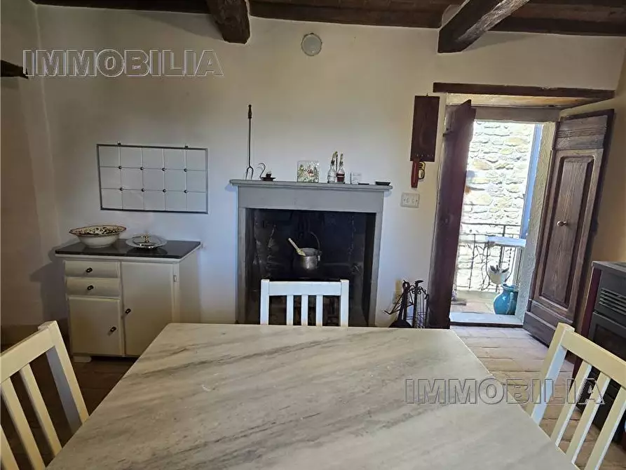 Immagine 9 di Porzione di casa in vendita  a Caprese Michelangelo