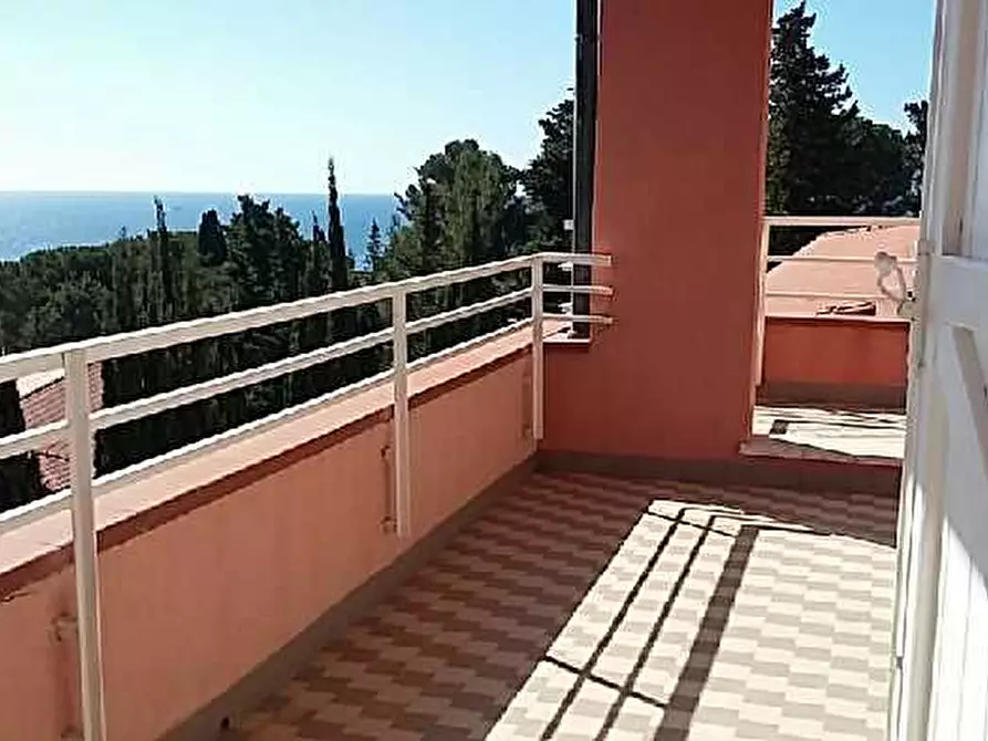 Immagine 2 di Appartamento in vendita  a Rio