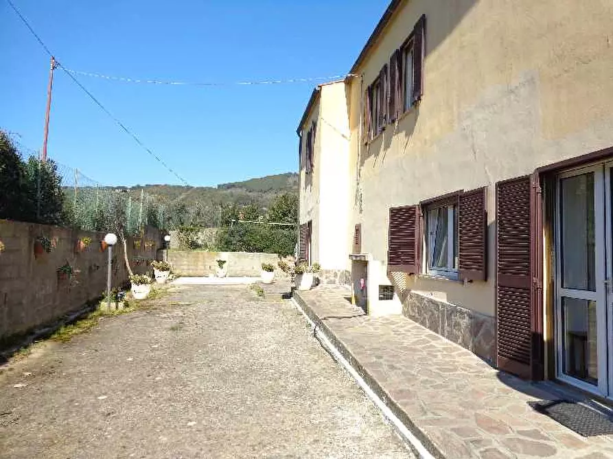 Immagine 5 di Villa in vendita  a Portoferraio