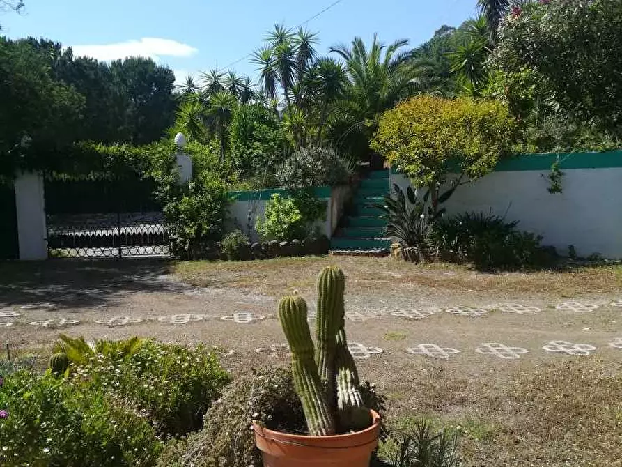Immagine 5 di Villa in vendita  a Rio
