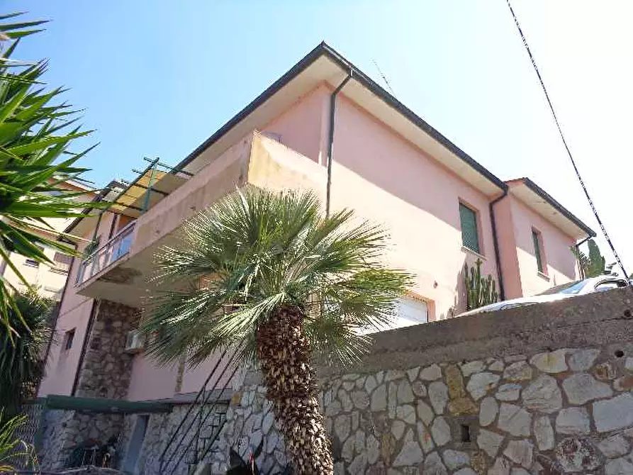 Immagine 1 di Villa in vendita  a Portoferraio