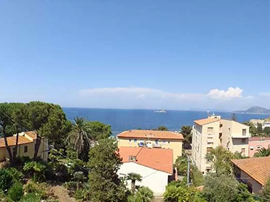 Immagine 2 di Villa in vendita  a Portoferraio