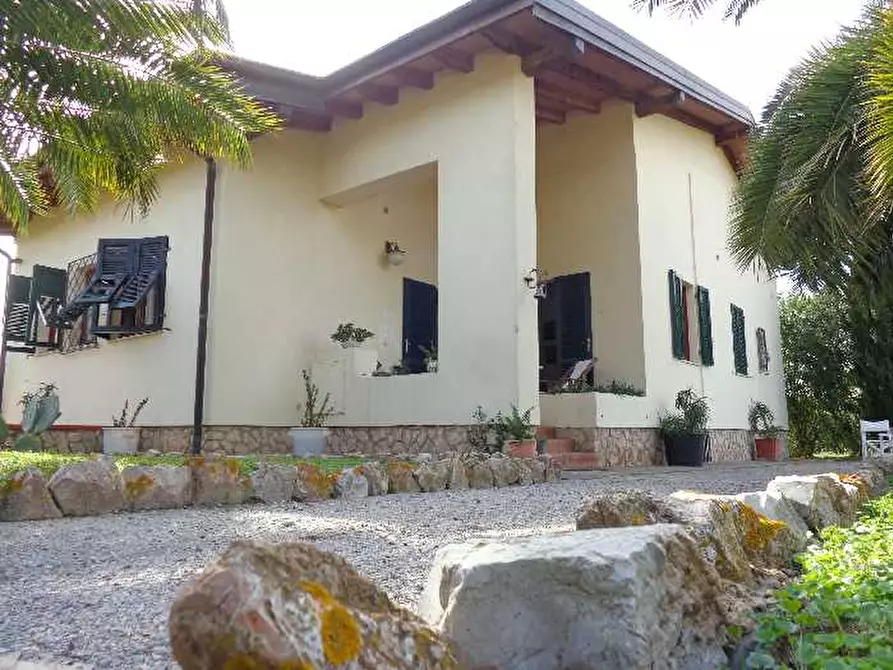 Immagine 2 di Villa in vendita  a Portoferraio