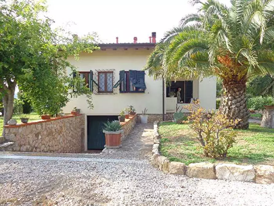 Immagine 3 di Villa in vendita  a Portoferraio