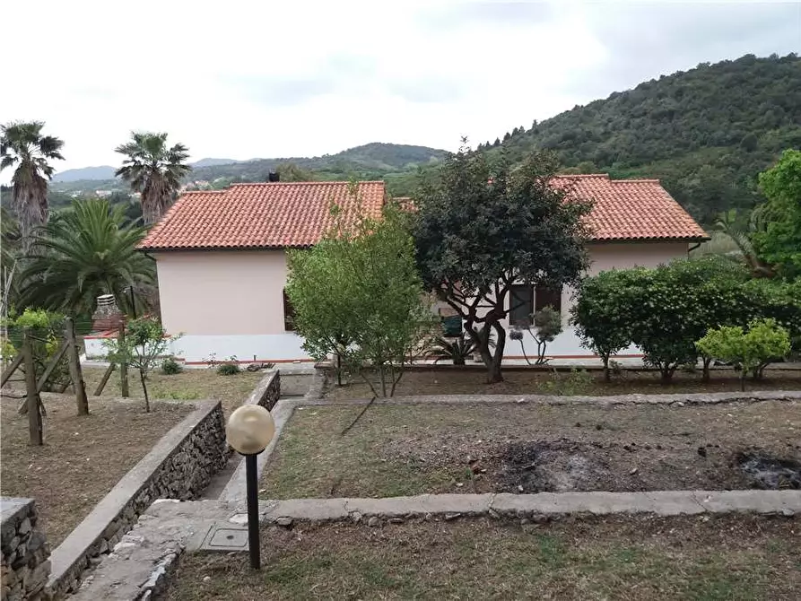 Immagine 2 di Villa in vendita  a Campo Nell'elba