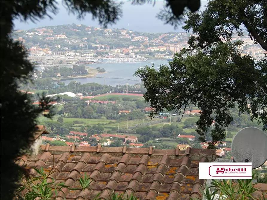 Immagine 2 di Villa in vendita  a Portoferraio
