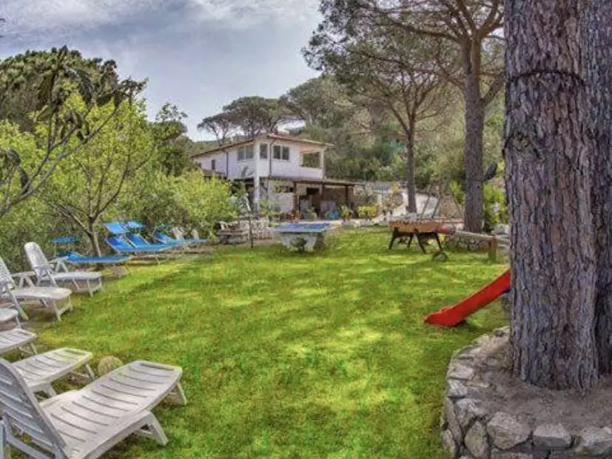 Immagine 1 di Villa in vendita  a Campo Nell'elba