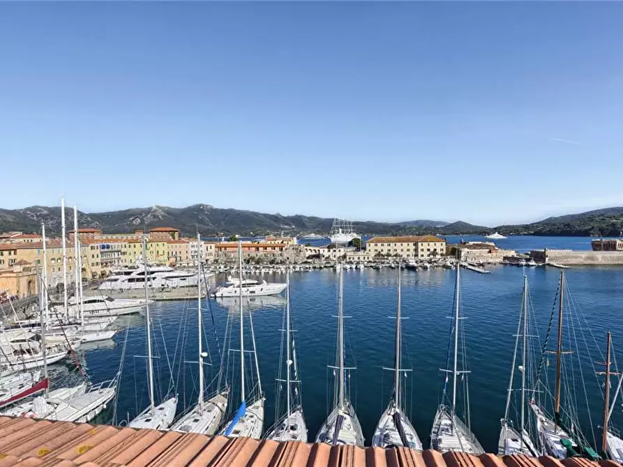 Immagine 2 di Attico in vendita  a Portoferraio