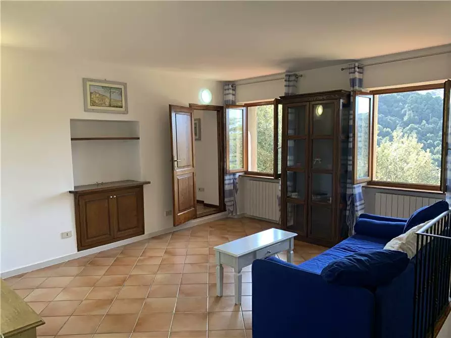 Immagine 2 di Appartamento in vendita  a Marciana