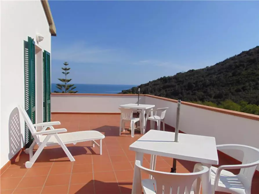Immagine 5 di Albergo/B&B/Residence in vendita  a Campo Nell'elba