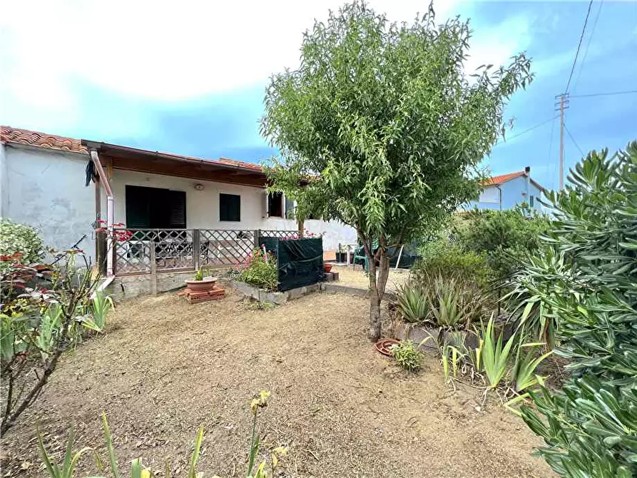 Immagine 2 di Porzione di casa in vendita  a Marciana