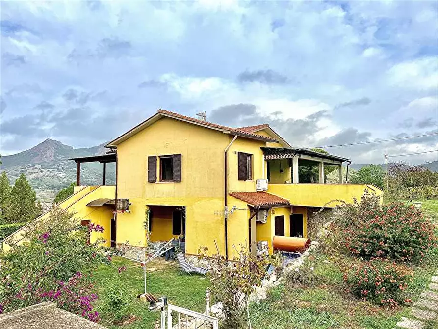Immagine 1 di Porzione di casa in vendita  a Porto Azzurro