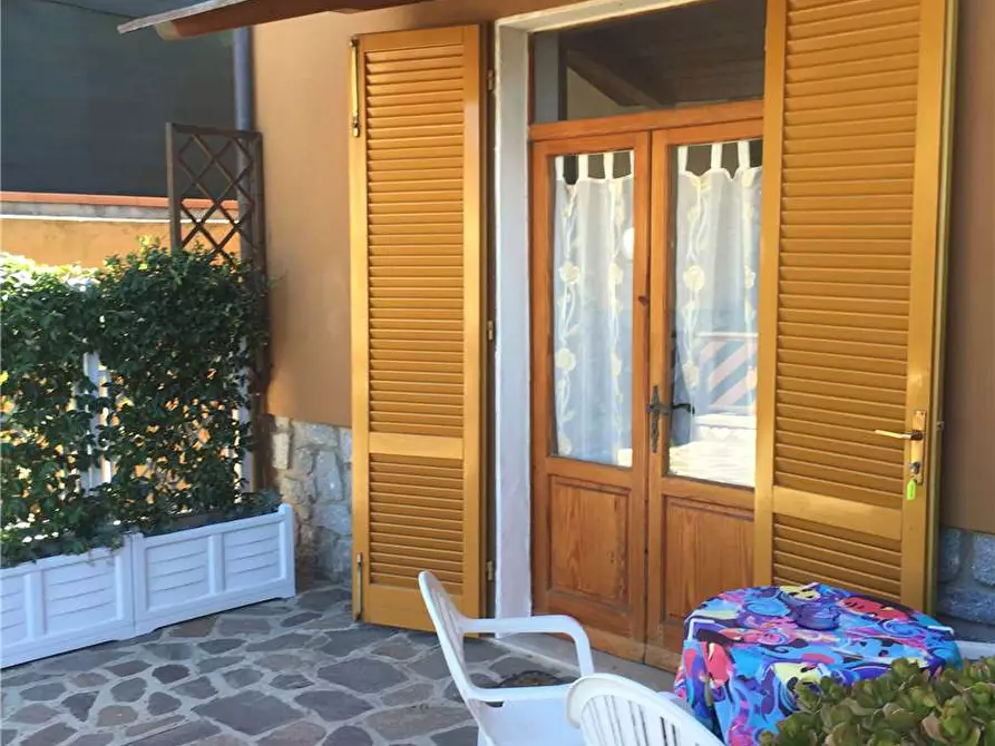 Immagine 4 di Stabile in vendita  a Marciana
