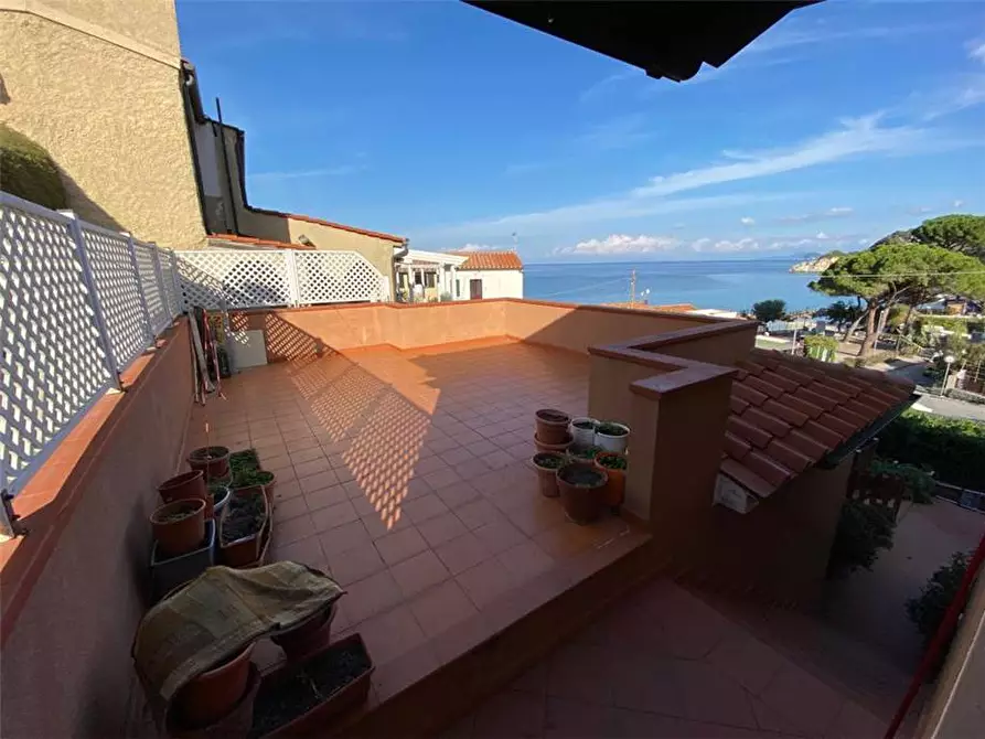 Immagine 5 di Stabile in vendita  a Marciana