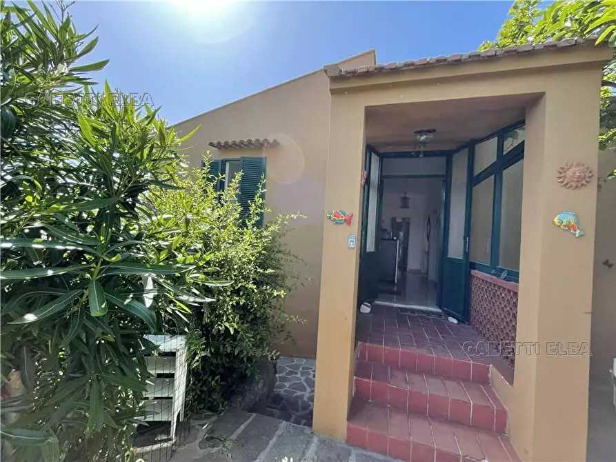 Immagine 2 di Villa in vendita  a Portoferraio