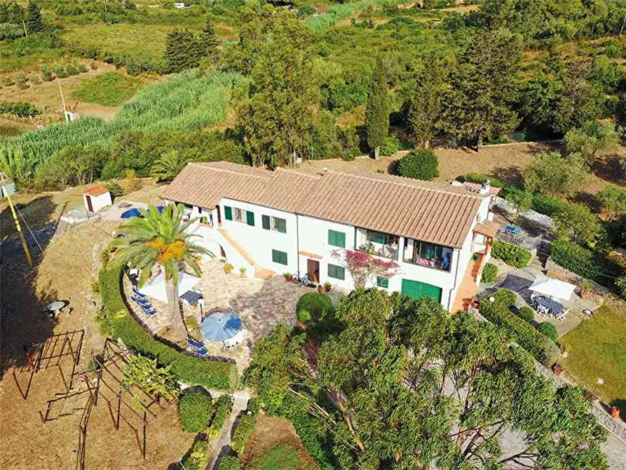 Immagine 3 di Porzione di casa in vendita  a Campo Nell'elba