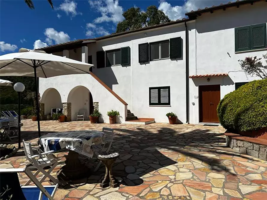 Immagine 4 di Porzione di casa in vendita  a Campo Nell'elba