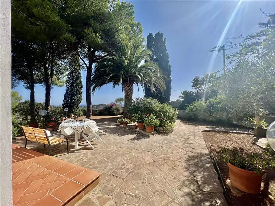 Immagine 3 di Villa in vendita  a Porto Azzurro