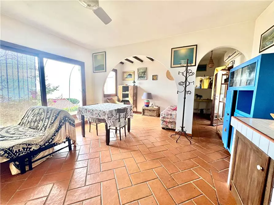 Immagine 1 di Villa in vendita  a Marciana