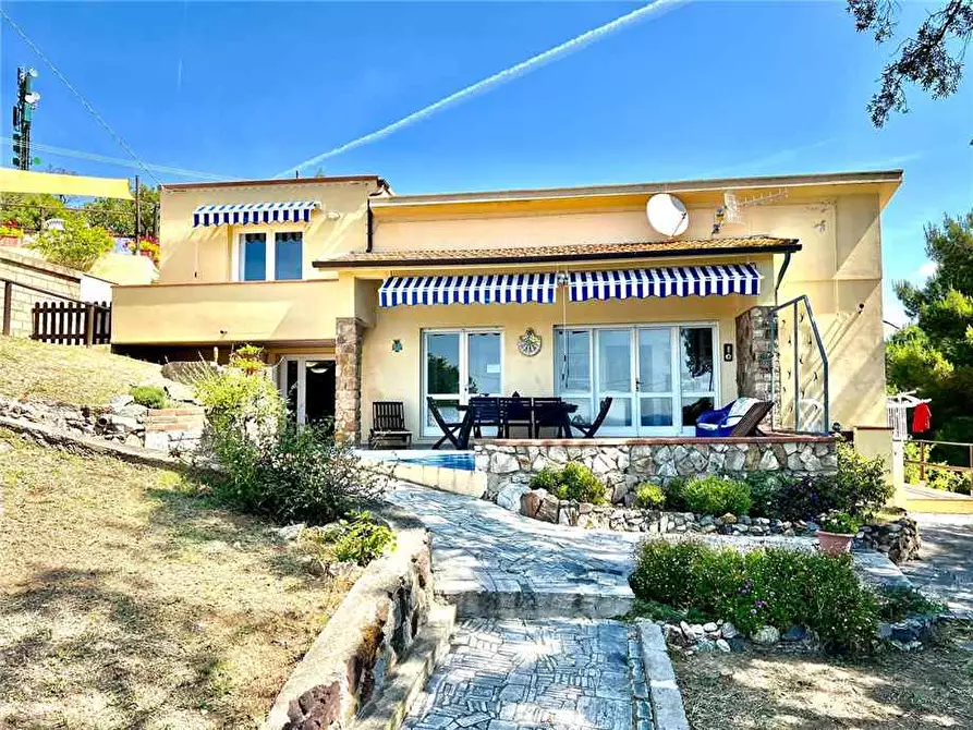 Immagine 1 di Villa in vendita  a Capoliveri