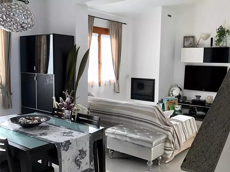 Immagine 2 di Appartamento in vendita  a Portoferraio