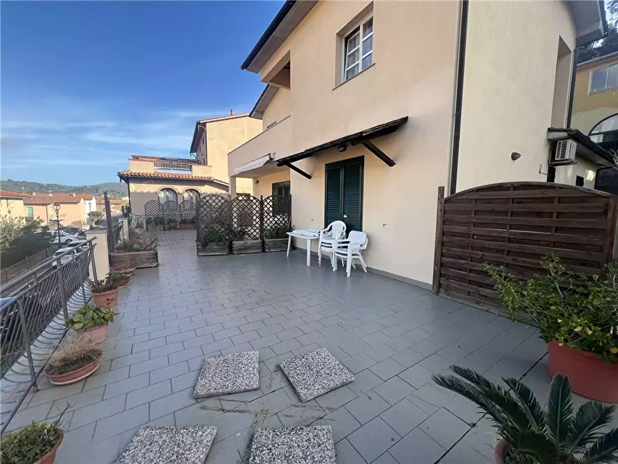 Immagine 2 di Porzione di casa in vendita  a Porto Azzurro