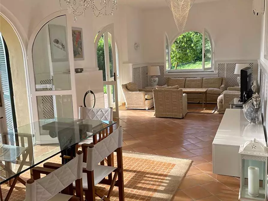 Immagine 3 di Villa in vendita  a Portoferraio