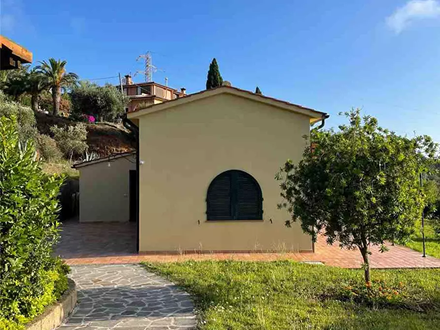 Immagine 7 di Villa in vendita  a Portoferraio