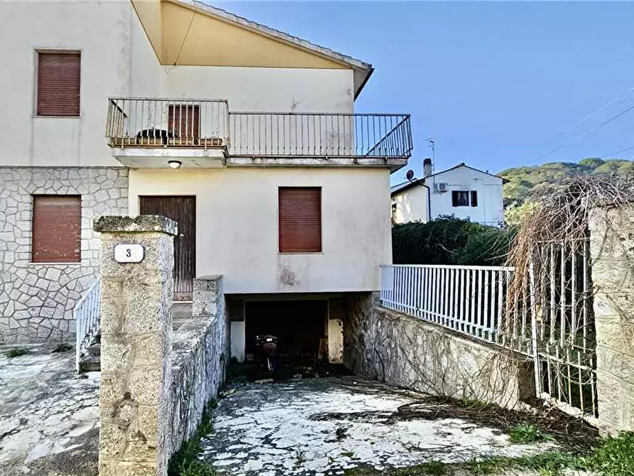 Immagine 3 di Villa in vendita  a Portoferraio