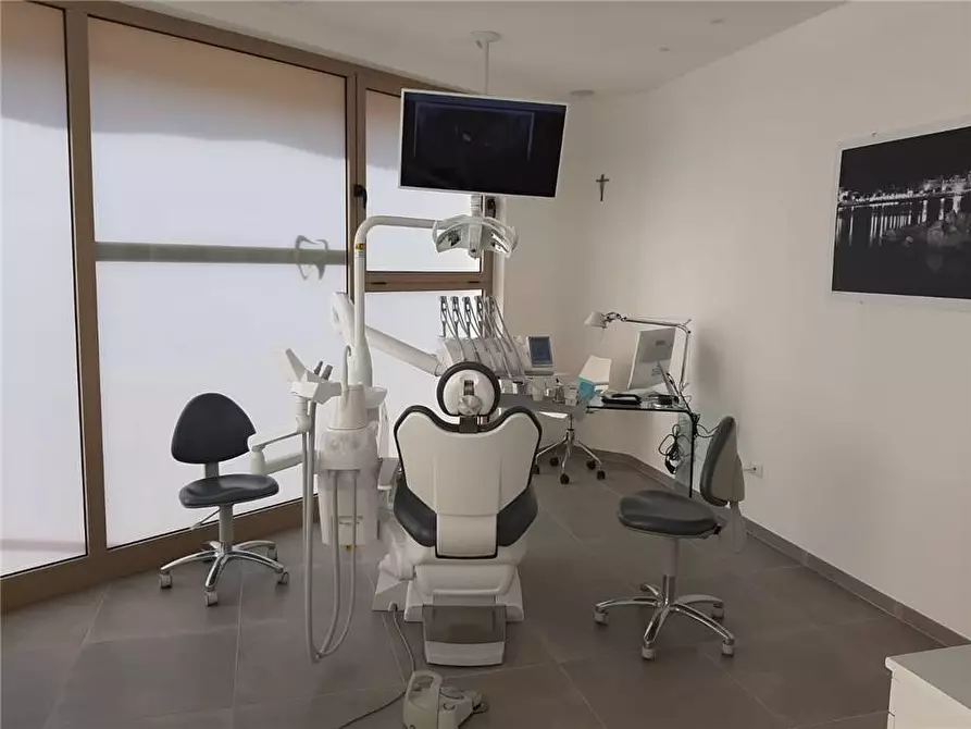 Immagine 4 di Ufficio in vendita  a Marciana Marina