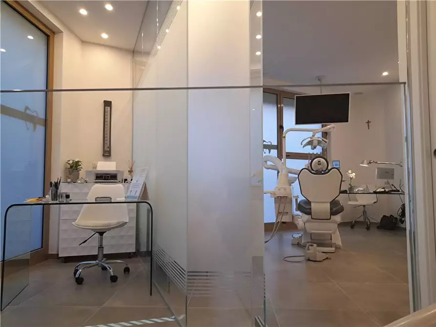 Immagine 5 di Ufficio in vendita  a Marciana Marina