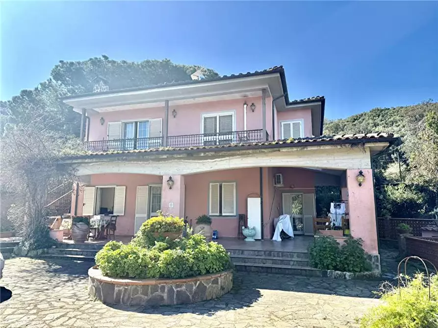 Immagine 1 di Villa in vendita  a Portoferraio