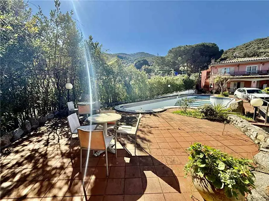 Immagine 4 di Villa in vendita  a Portoferraio