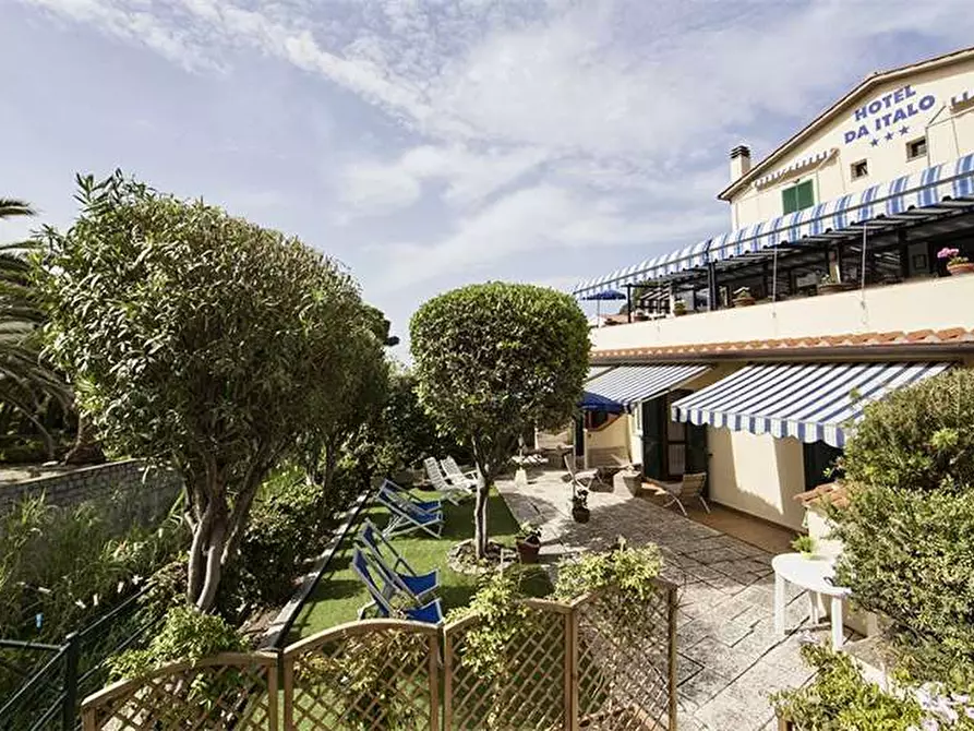 Immagine 1 di Albergo/B&B/Residence in vendita  a Campo Nell'elba