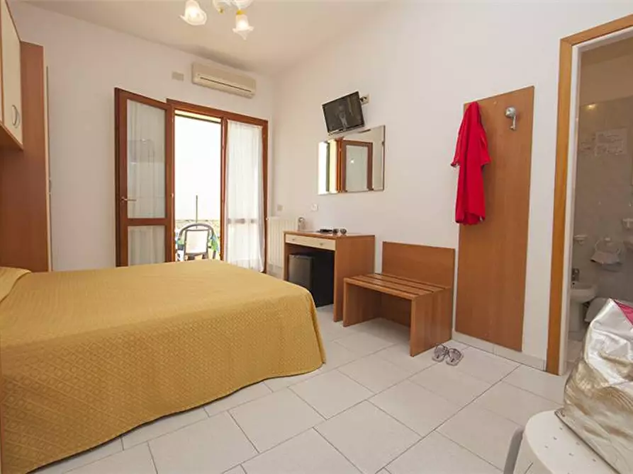 Immagine 11 di Albergo/B&B/Residence in vendita  a Campo Nell'elba