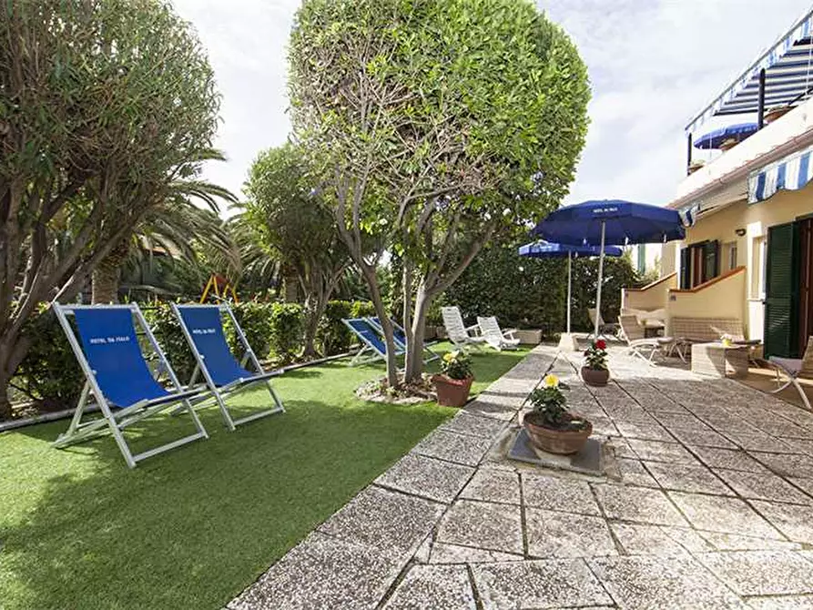 Immagine 5 di Albergo/B&B/Residence in vendita  a Campo Nell'elba