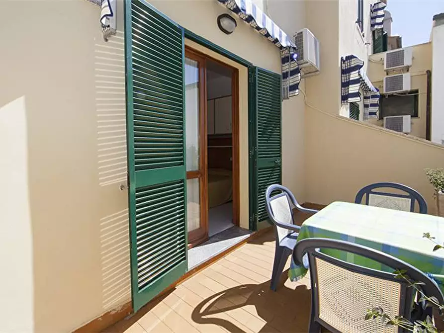 Immagine 8 di Albergo/B&B/Residence in vendita  a Campo Nell'elba