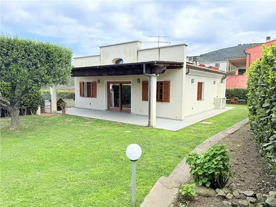 Immagine 1 di Villa in vendita  a Marciana Marina