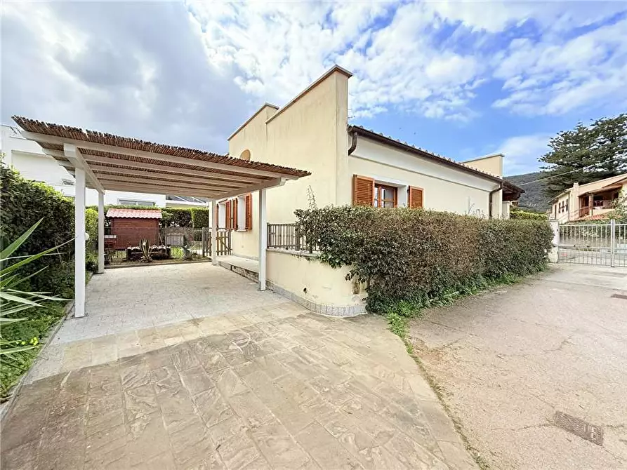 Immagine 13 di Villa in vendita  a Marciana Marina