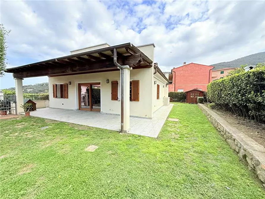 Immagine 2 di Villa in vendita  a Marciana Marina