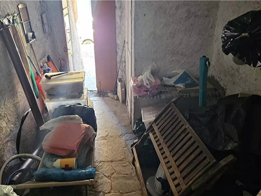 Immagine 2 di Garage in vendita  a Rio
