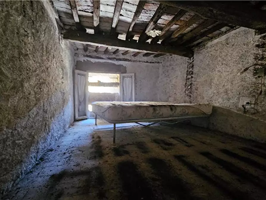 Immagine 3 di Garage in vendita  a Rio