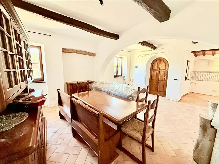 Immagine 9 di Porzione di casa in vendita  a Marciana