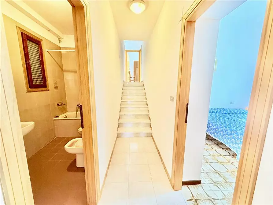 Immagine 13 di Porzione di casa in vendita  a Marciana