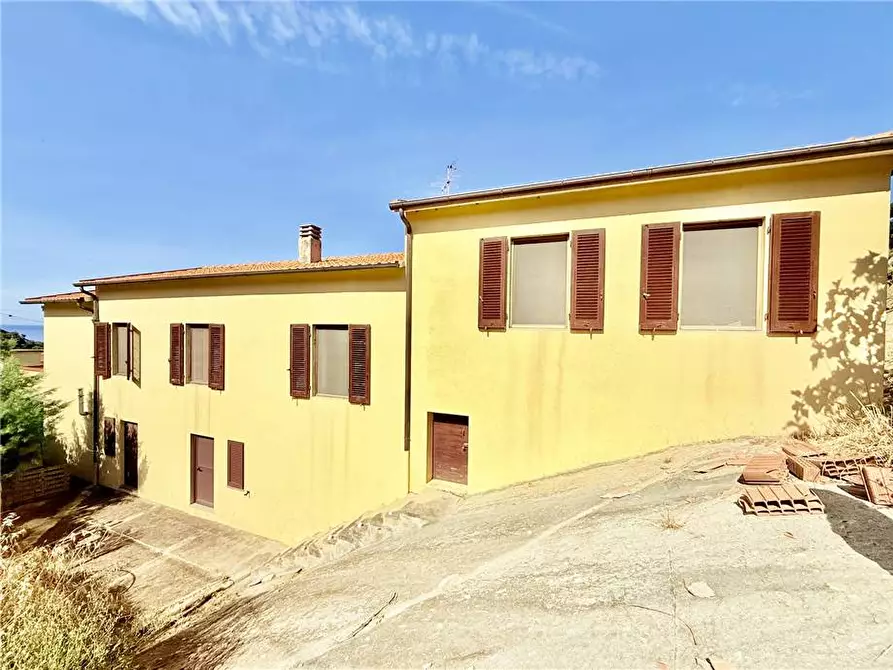 Immagine 4 di Porzione di casa in vendita  a Marciana