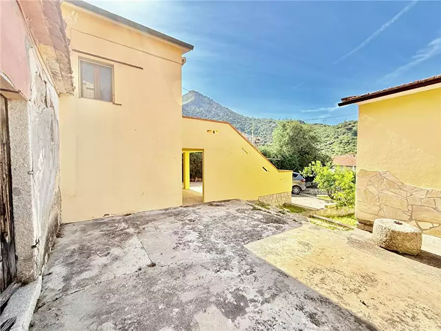 Immagine 5 di Porzione di casa in vendita  a Marciana