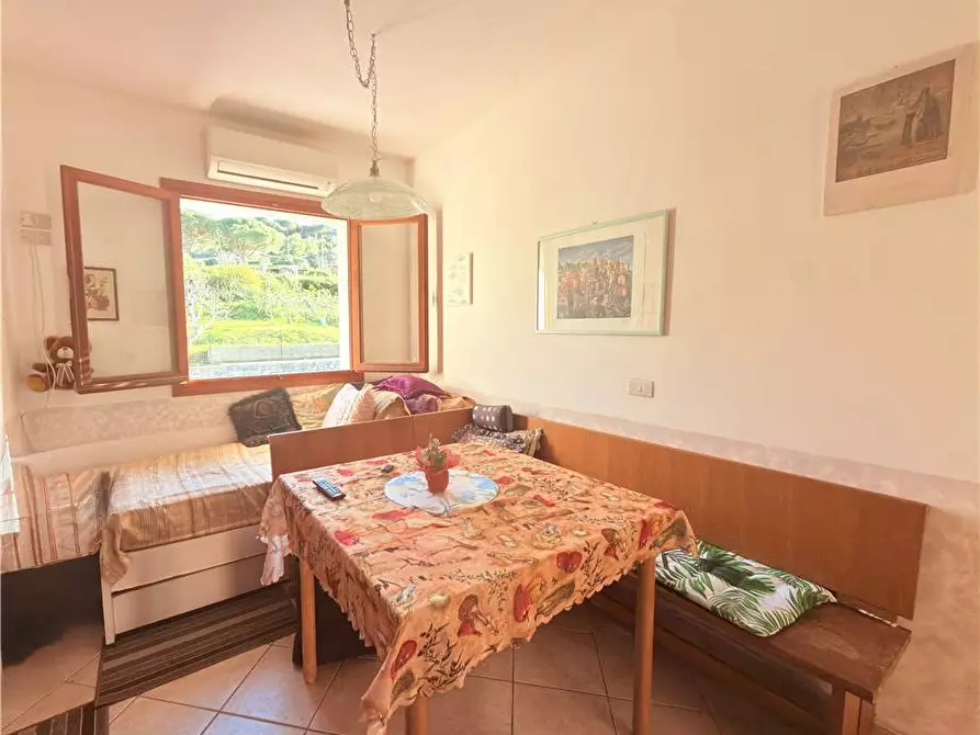 Immagine 2 di Appartamento in vendita  a Capoliveri
