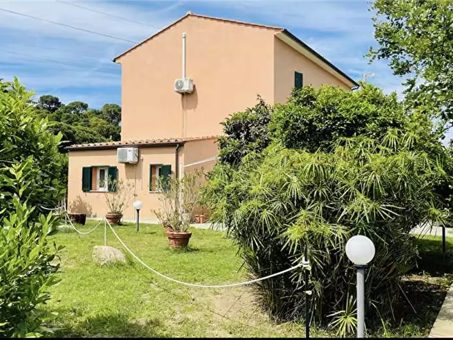 Immagine 2 di Porzione di casa in vendita  a Portoferraio