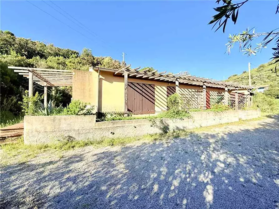 Immagine 3 di Villa in vendita  a Campo Nell'elba
